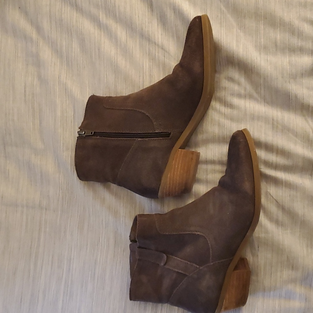 Steven Madden Taupe Heeled Booties